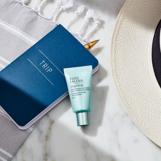 Estée Lauder DayWear - Sheer Tint Release